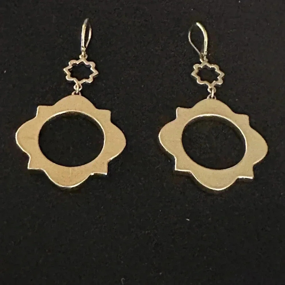 Tortoise Shell Earrings - Picture 3 of 3